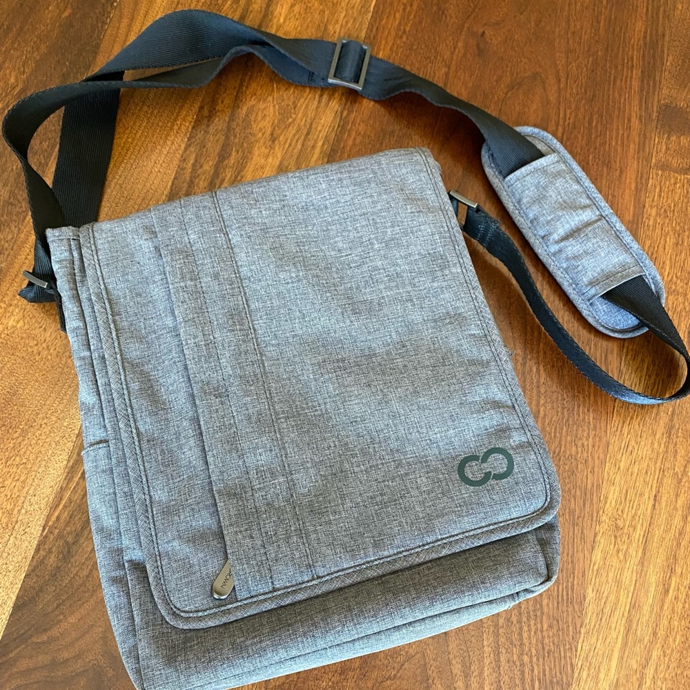 Gray CaseCrown Messenger Bag for tablet or laptop